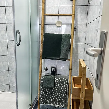 Apartament Dent *