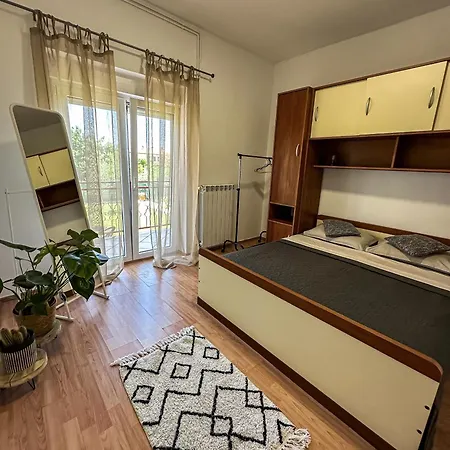 Dent Apartment *