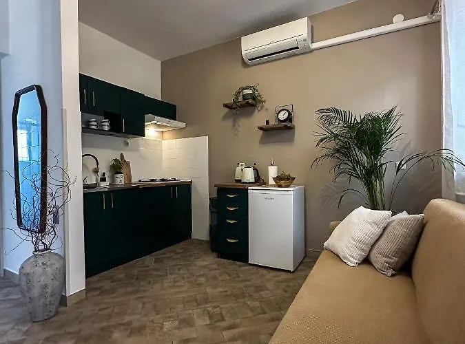 Apartment Dent