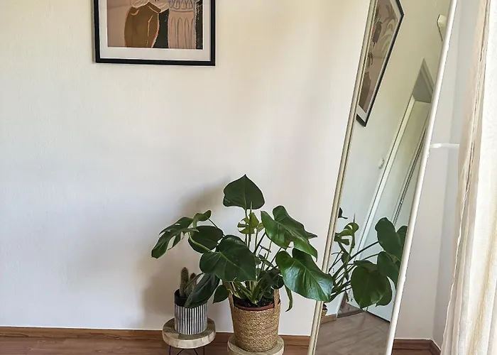 Apartment Dent *