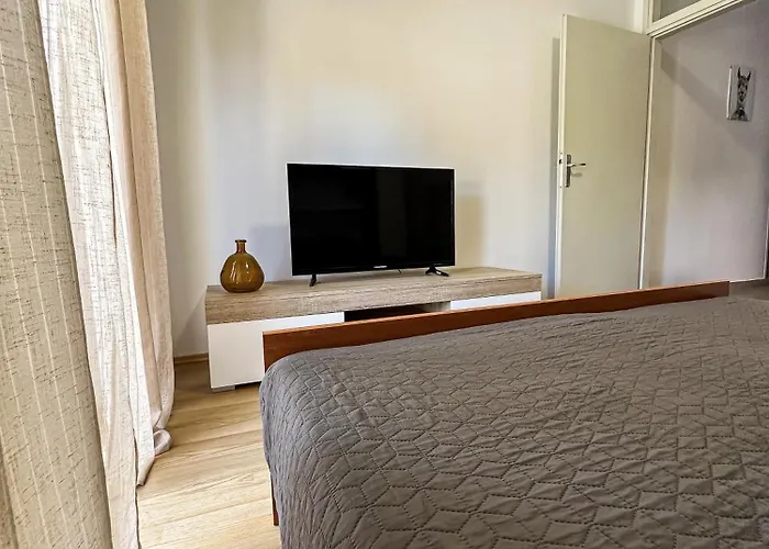 Dent Apartment *